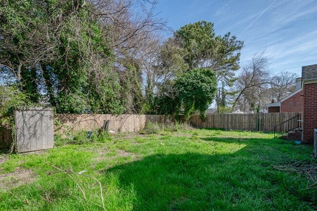 Building Photo - 3504 Trant Ave