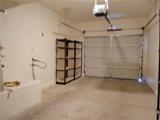 Building Photo - 9607 Quick Draw Dr