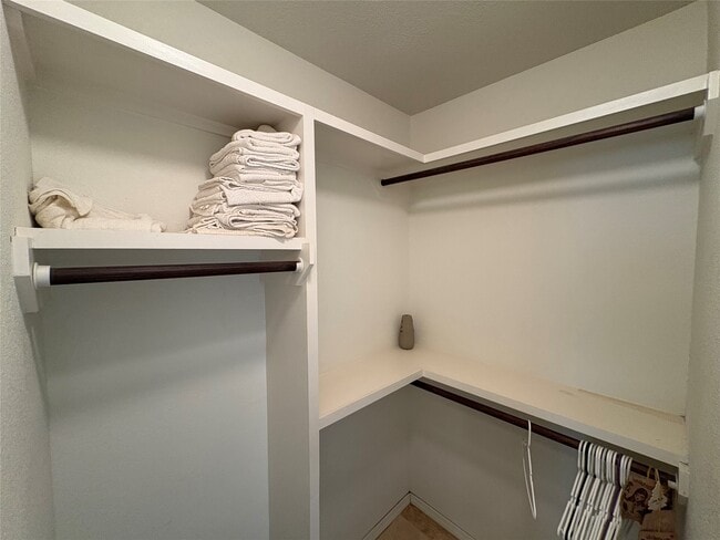 Building Photo - 6722 Underhill St