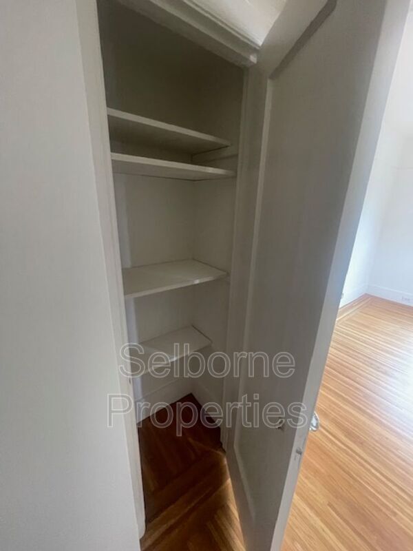 Building Photo - 1424 E 20th St