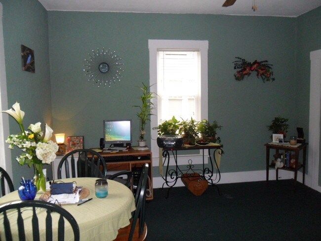 Building Photo - 807 S 17th St