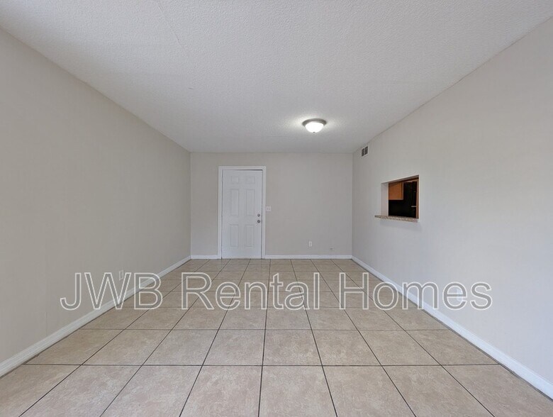 Building Photo - 7201 Arlington Expy