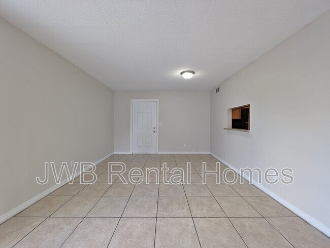 Building Photo - 7201 Arlington Expy
