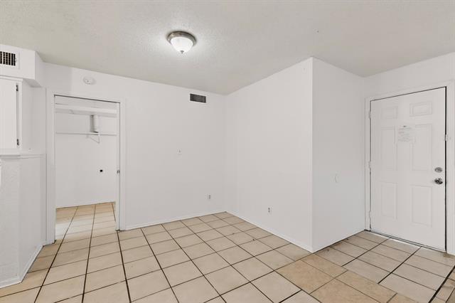 Building Photo - 6808 Trail Lake Dr