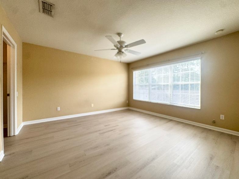 Building Photo - 12974 Vennetta Way
