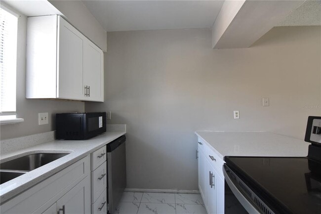 Building Photo - 5317 Curry Ford Rd