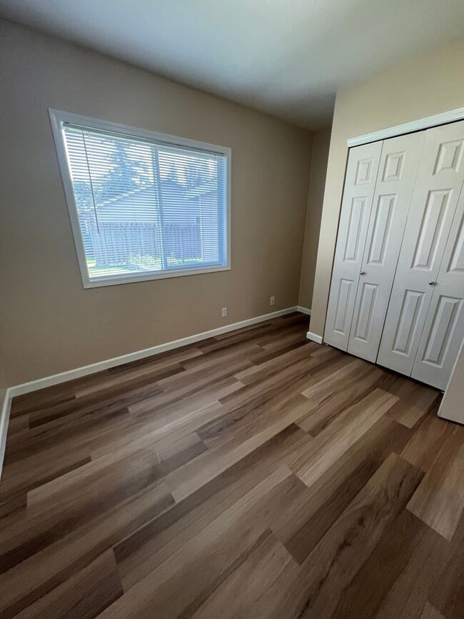 Building Photo - 3424 Bennett Dr