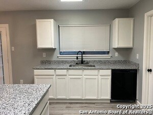 Building Photo - 8230 Cantura Mills