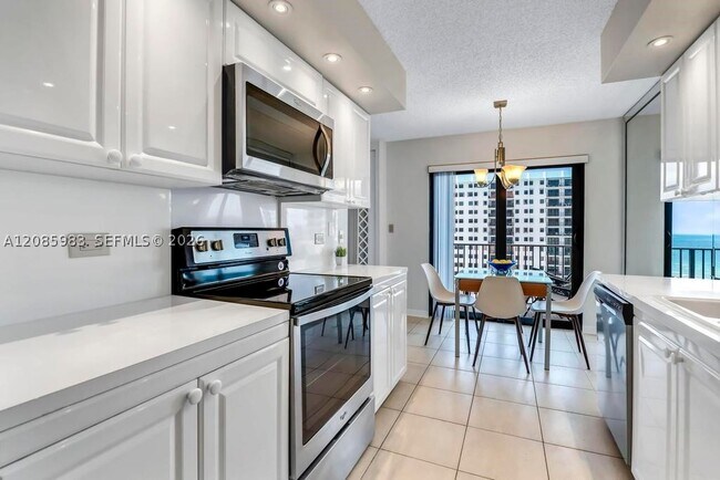 Building Photo - 1201 S Ocean Dr