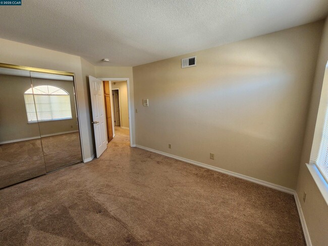 Building Photo - 617 S Blackbrush Ln