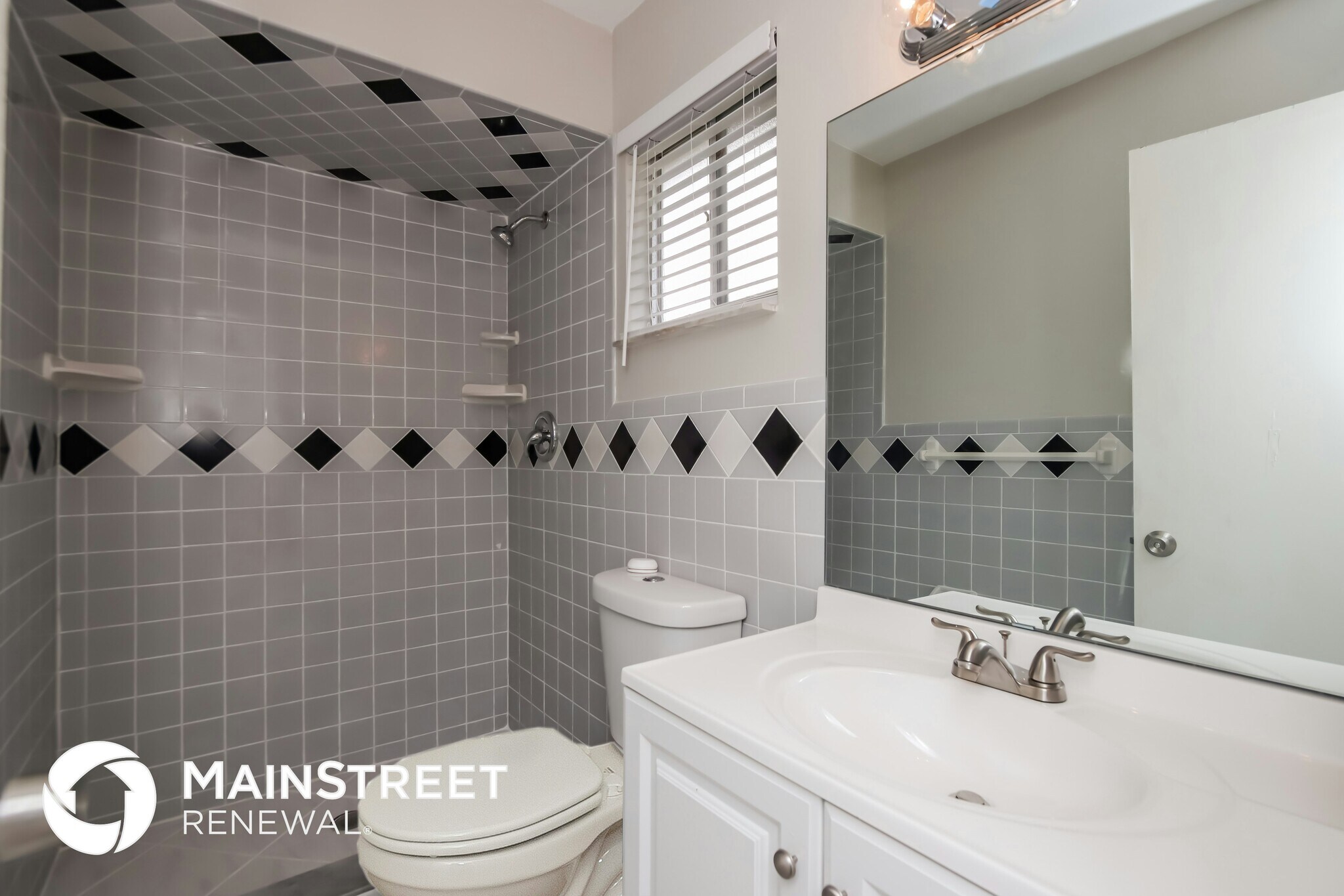 Building Photo - 1130 Emerald Rd SE