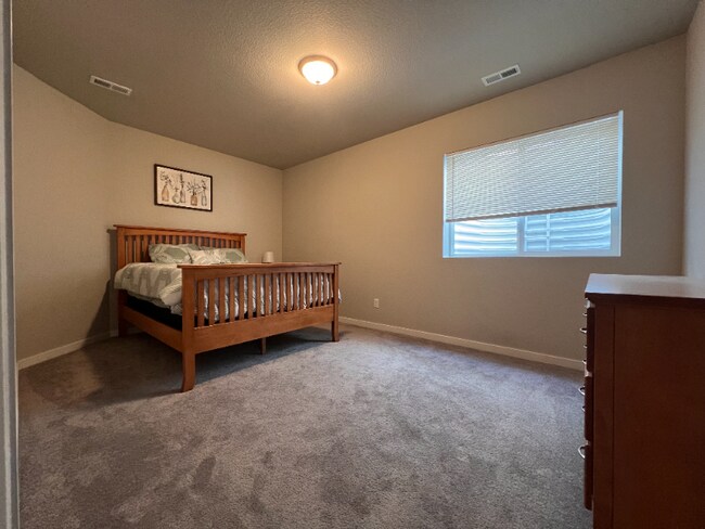 Building Photo - 3891 Ivy Hill Dr