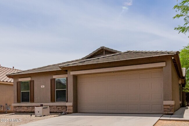 Building Photo - 983 E Palomino Way