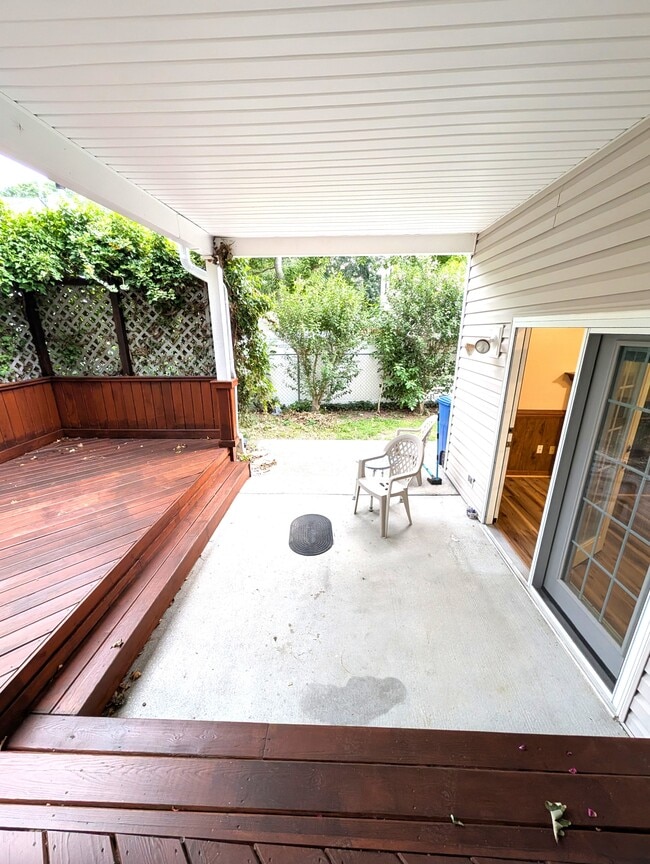 Building Photo - 32 Gambol St