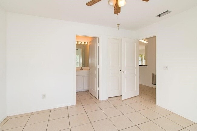 Building Photo - 2345 89th Ct