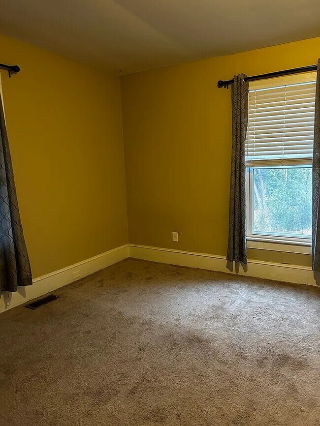 Building Photo - 2 Bedroom 2 Bathroom