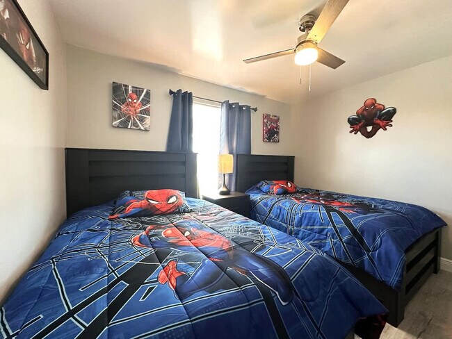 Building Photo - 421 Cabello Dr