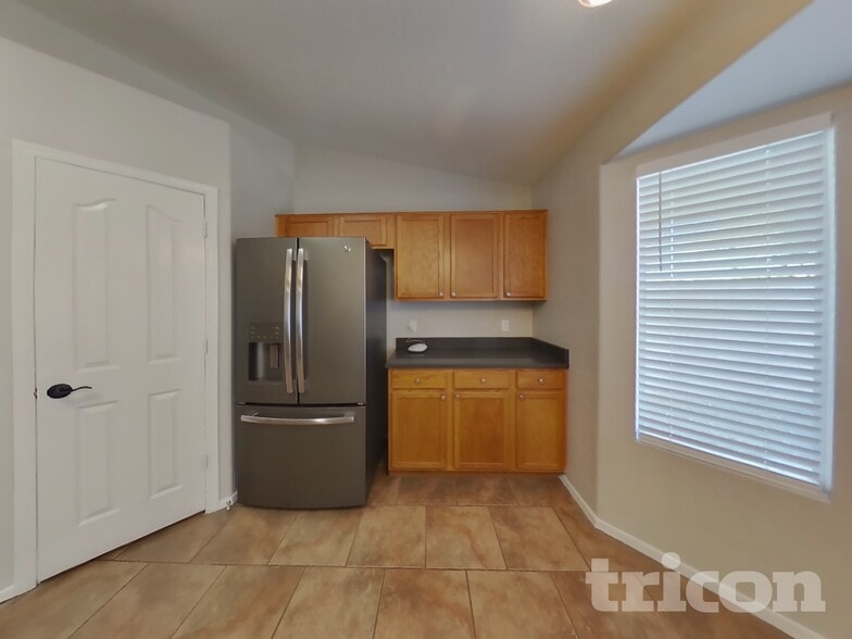 Building Photo - 4314 S Emery St