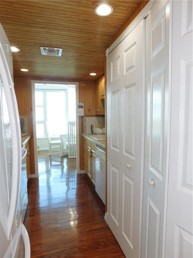 Building Photo - 1620 S Ocean Blvd