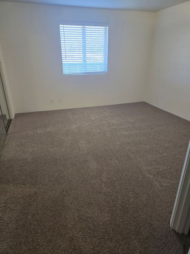 Building Photo - WD 2207