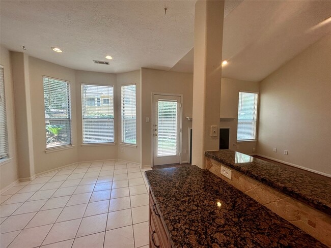 Building Photo - 14 N Winterport Cir