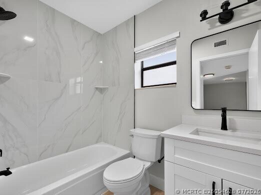 Building Photo - 4519 Carambola Cir S