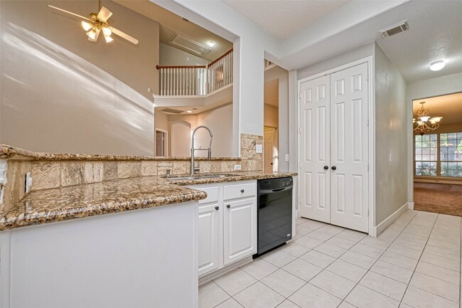 Building Photo - 11011 Sprucedale Ct