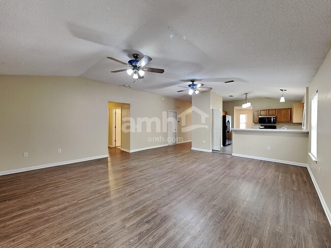 Building Photo - 1643 Hawkins Cove Dr E