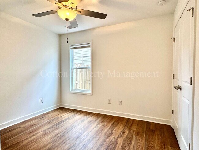 Building Photo - 5283 Vespar Ct