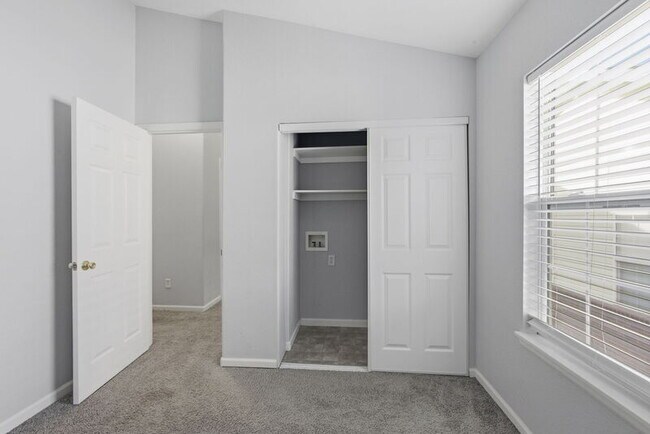 Building Photo - 17281 E Ford Dr