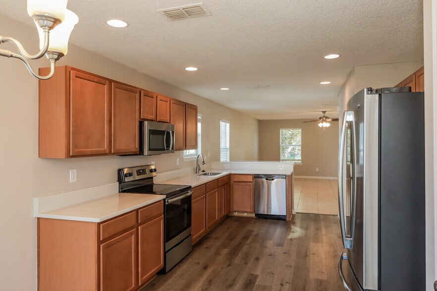 Building Photo - 734 Celebration Lane