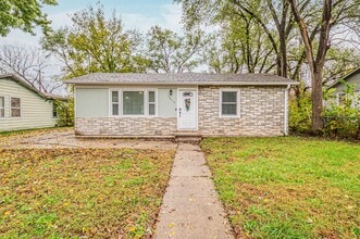 Building Photo - Please View 3D Virtual Walk-Through Before...