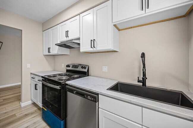 Building Photo - 35 Oakmount Ave