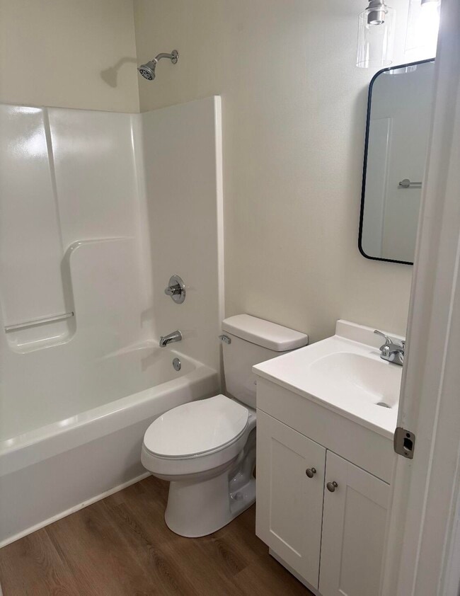 Building Photo - 301 Young St