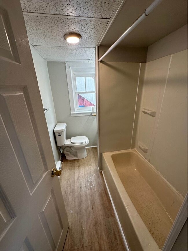Building Photo - 109 Welles St