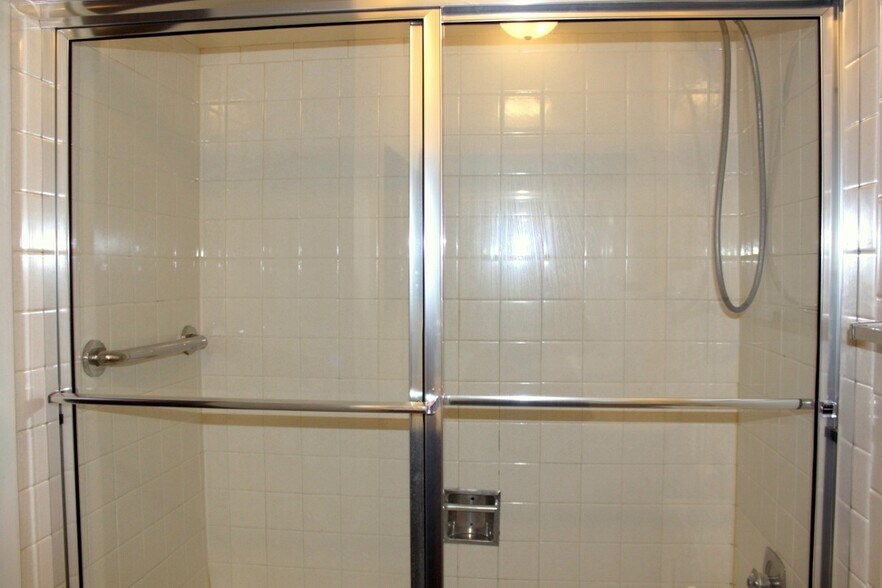Building Photo - 452 Harrison Ct