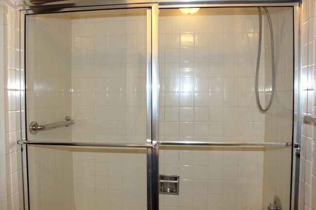 Building Photo - 452 Harrison Ct