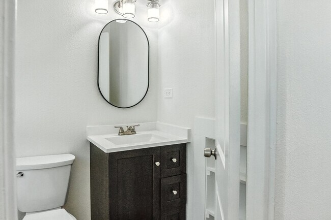 Building Photo - 1364 Lafayette St