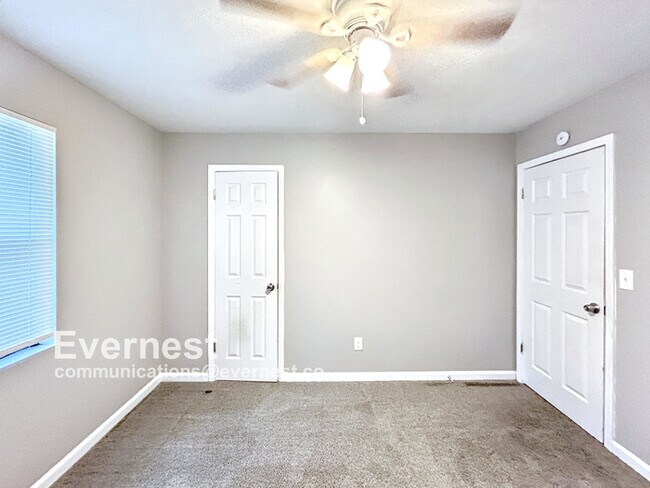 Building Photo - 8937 Tweeddale Dr