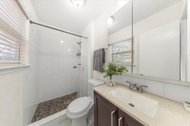Building Photo - 5108 Emerald Forest Dr