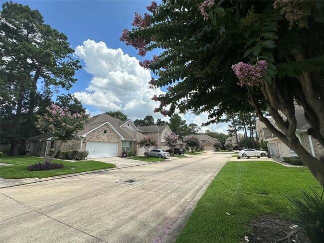 Building Photo - 2027 Marchwood Manor Dr