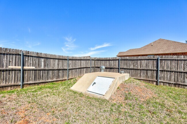 Building Photo - 2816 Coventry Manor Dr