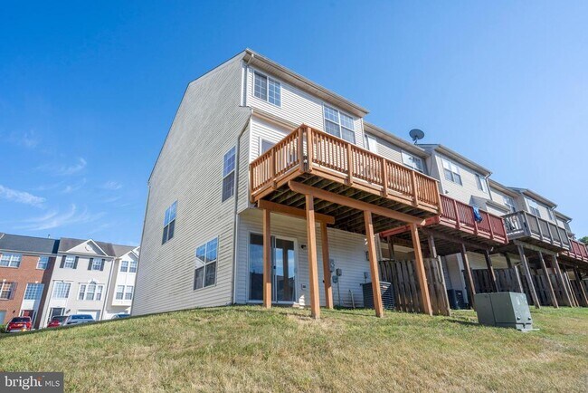 Building Photo - 200 Chesterbrook Ct