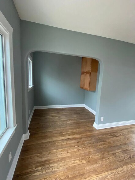 Building Photo - 737 N Alfred St