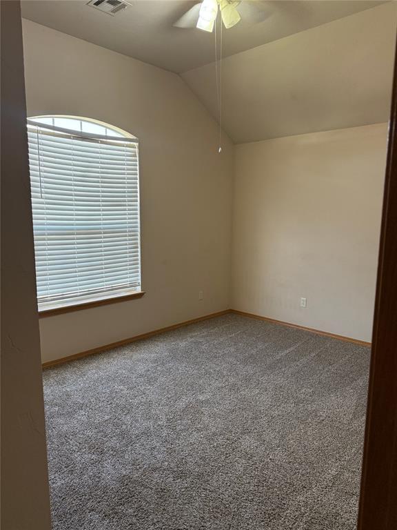 Building Photo - 716 Eastridge Dr