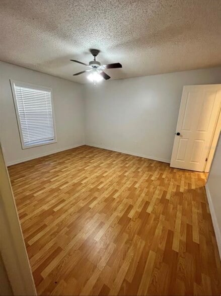 Building Photo - 13432 Suburban Ter