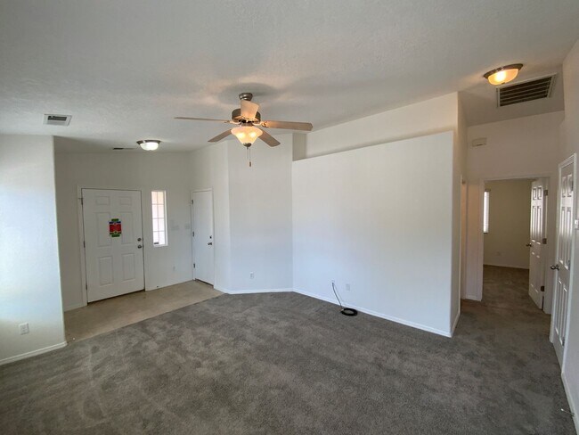 Building Photo - 3 Bedroom Single Story Home Available Near 98th St & Dennis Chavez SW!