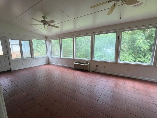 Building Photo - 2580 Buford Dam Rd