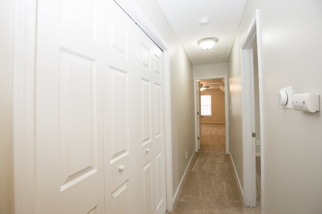 Building Photo - "Charming 4-Bedroom Home with Granite Coun...