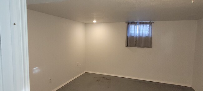 Building Photo - 2124 Maple Ave